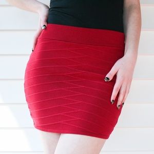 S Red Patterned Pencil Skirt
